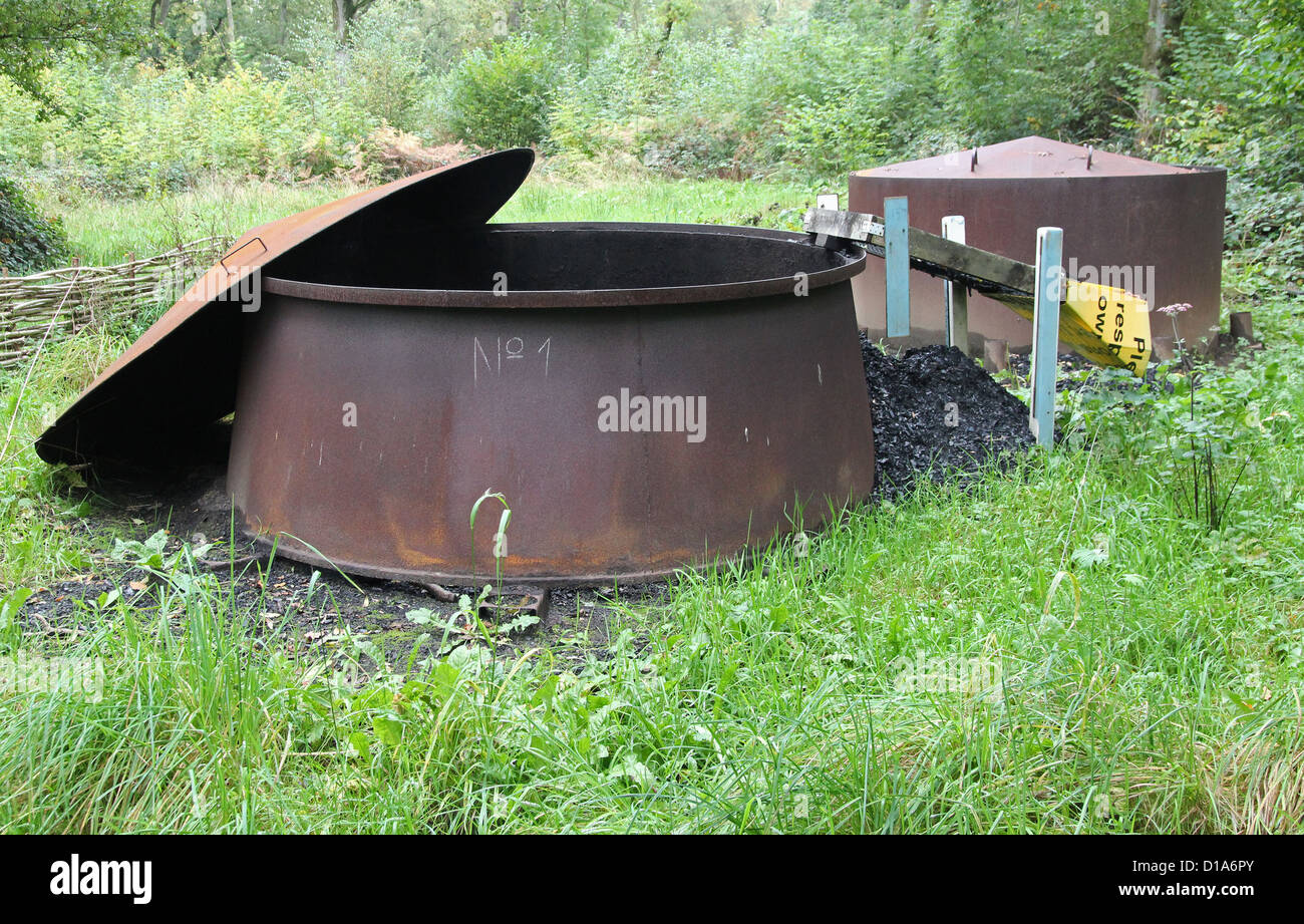 Charcoal burning kiln hires stock photography and images Alamy