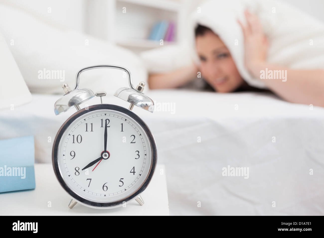 I get up my alarm clock rings. Будильник возле кровати. будильник вид сверху. bedside alarm clock sleep. будильник для девочек.