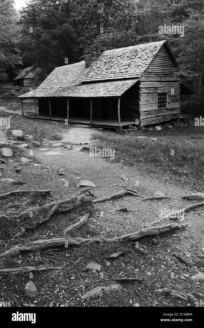 Log Cabin At The Noah Bud Ogle Farm Stock Photo 52474557 Alamy