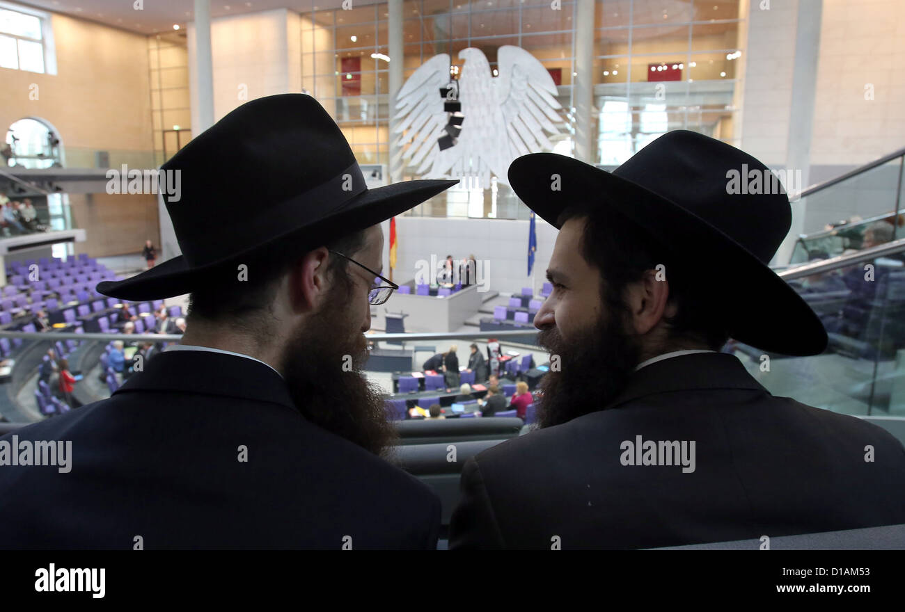 Circumcision and rabbi hires stock photography and images Alamy