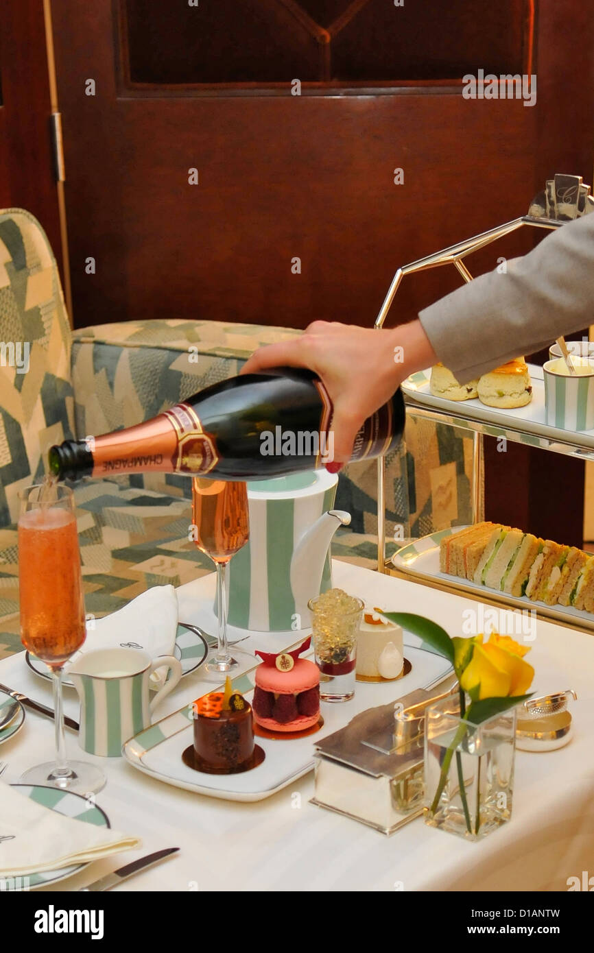 Afternoon Tea at Claridges Hotel, London, England Stock Photo Alamy