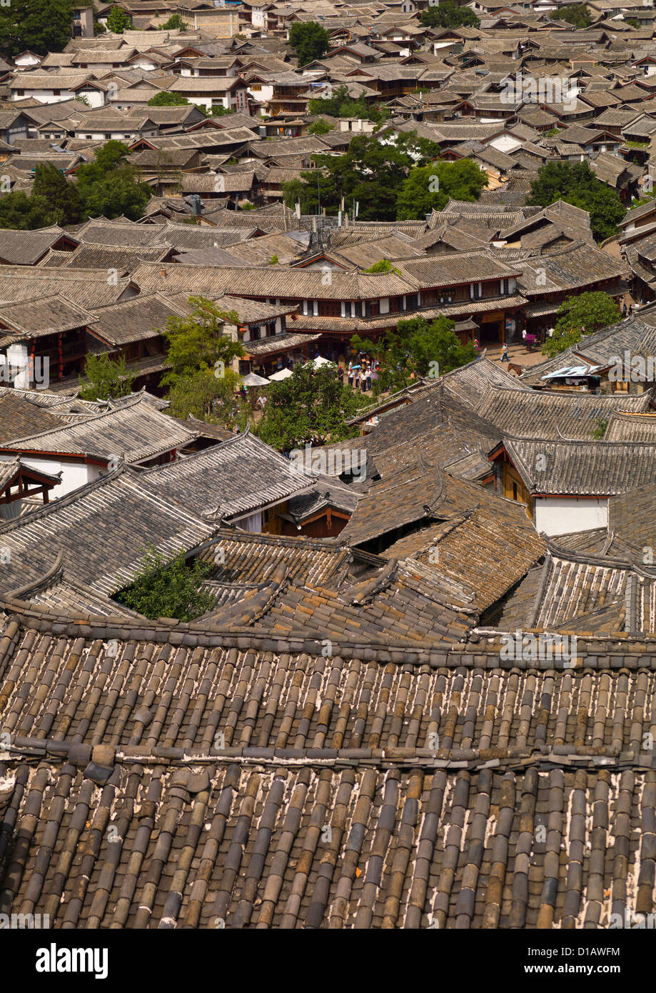 Lijiang roof tops hi-res stock photography and images - Alamy
