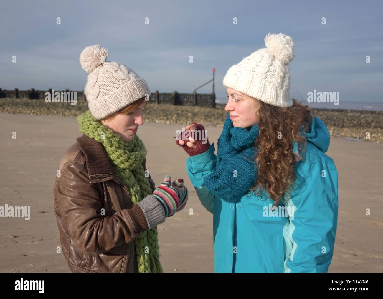 Two women at beach bar hi-res stock photography and images - Alamy