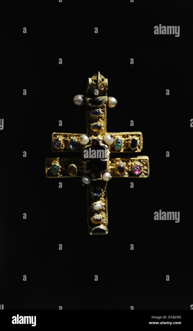 The Roskilde Cross. C.1100. Byzantine reliquary cross of gold. Roskilde Cathedral. National Museum. Copenhagen. Denmark. Stock Photo