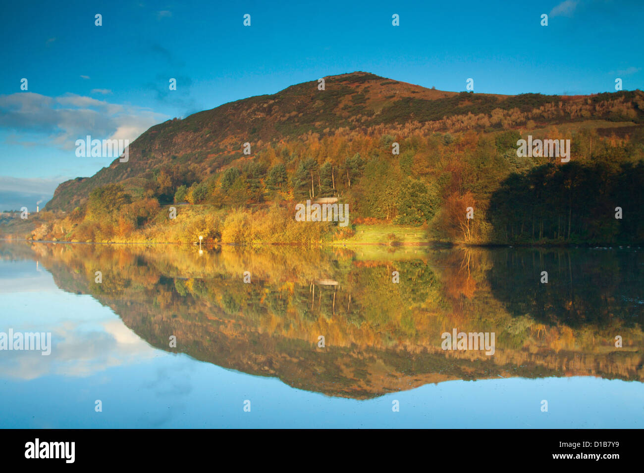 Duddingston Loch at dawn, Holyrood Park, Edinburgh Stock Photo