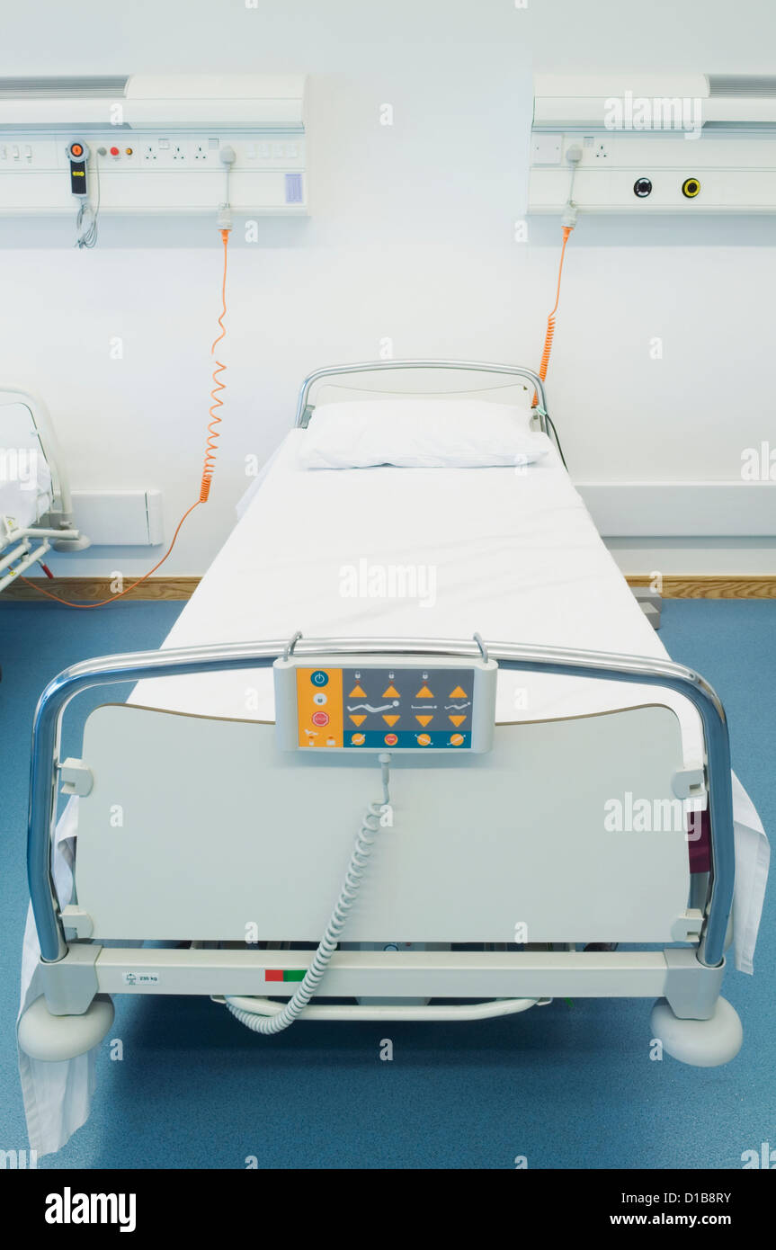 Empty Hospital Bed Stock Photo - Alamy