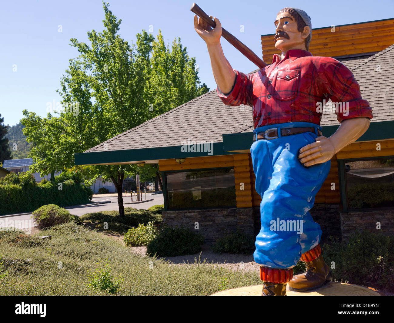 Giant Lumberjack in the Logging area of Oregon USA Stock Photo Alamy