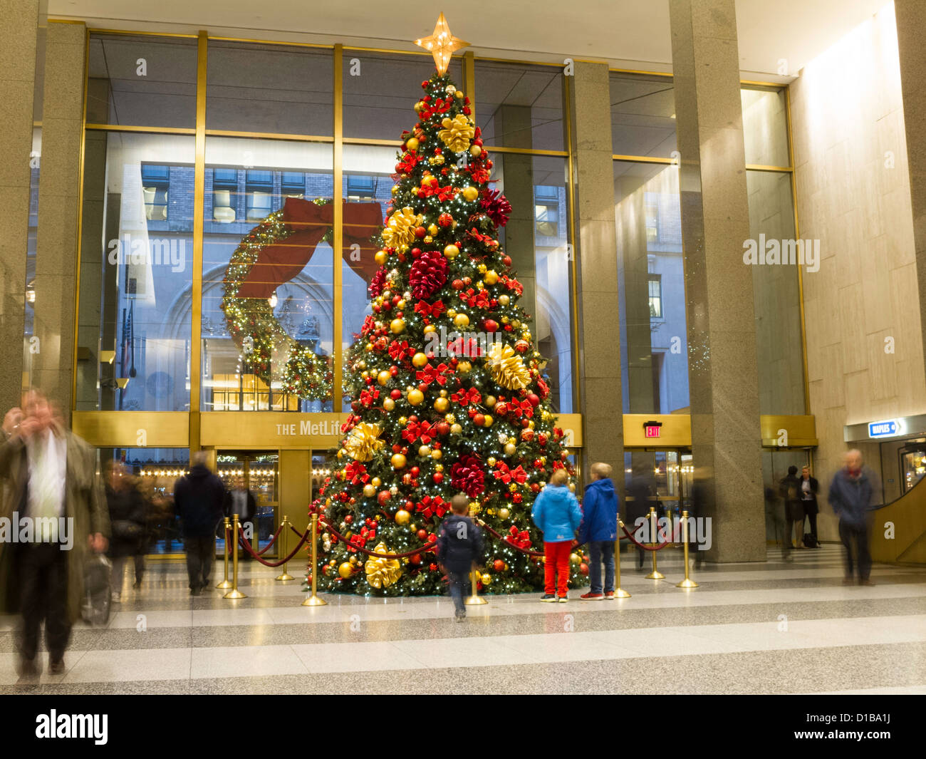Christmas tree the met hi-res stock photography and images - Alamy