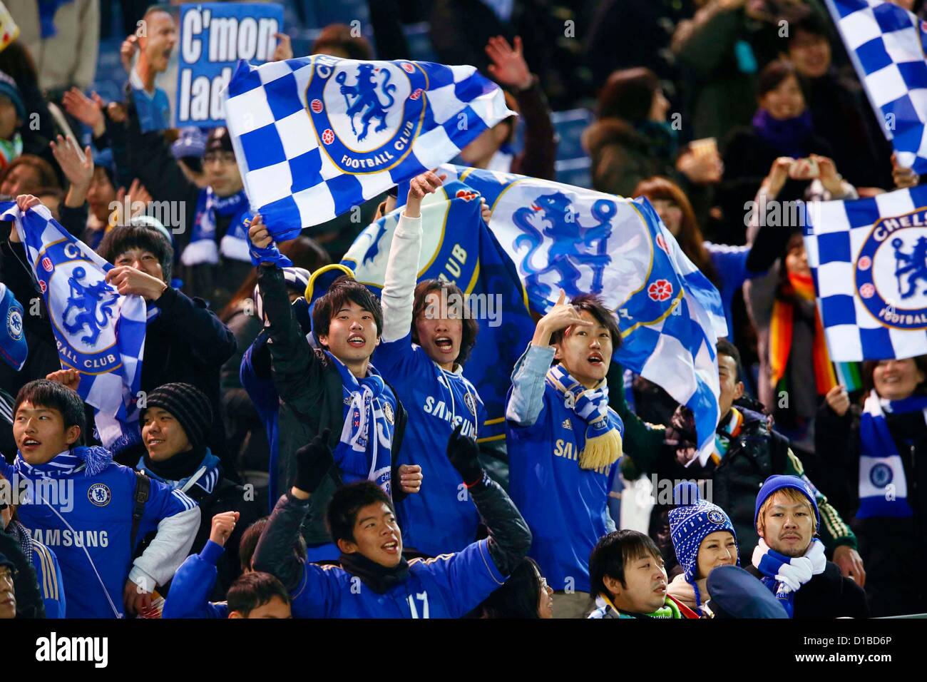 Chelsea fc fans hi-res stock photography and images - Alamy