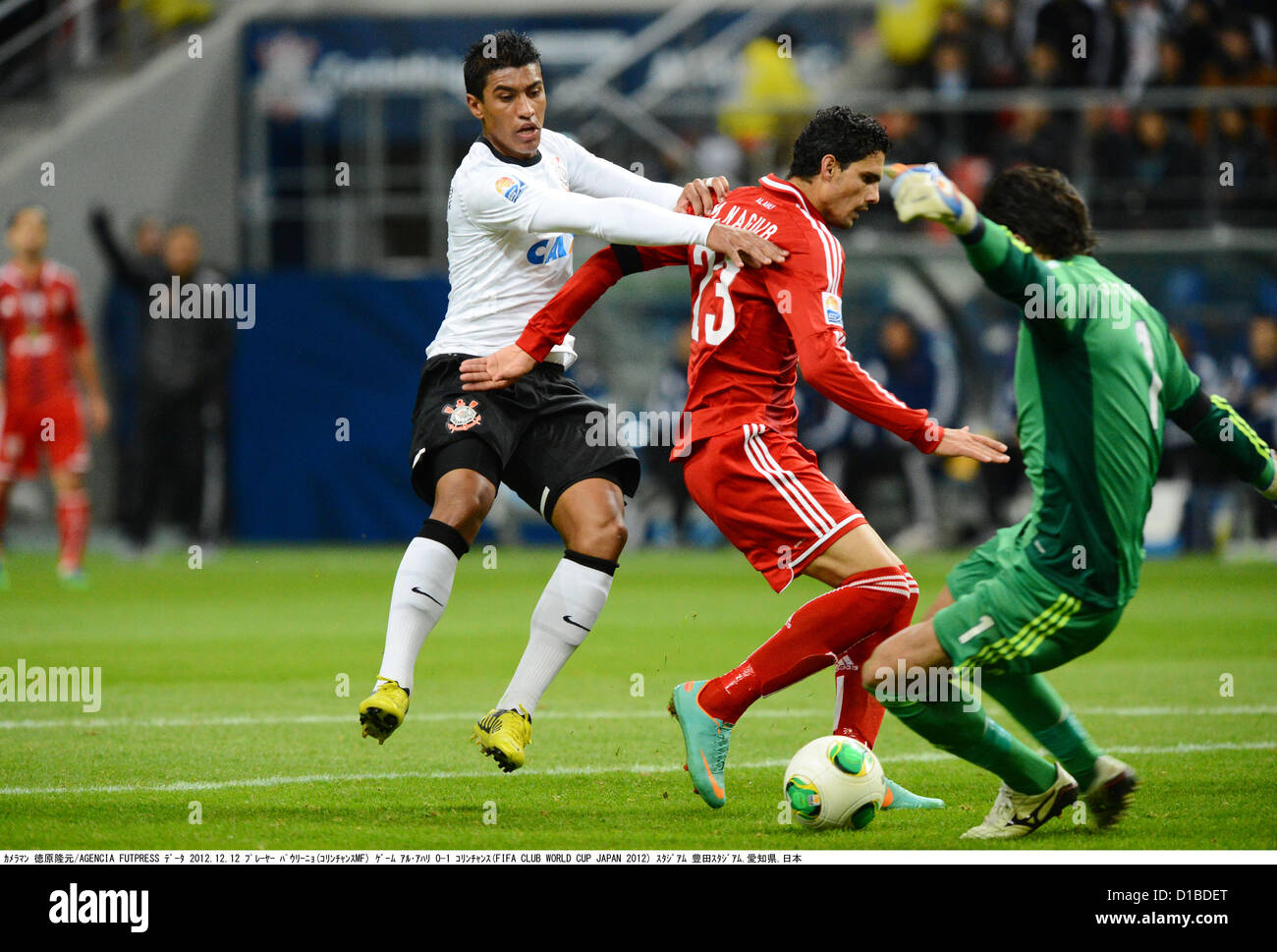 (L-R) Paulinho (Corinthians), Mohamed Naguib, Sherif Ekramy (Al-Ahly), DECEMBER 12, 2012 - Football / Soccer : FIFA Club World Cup Japan 2012 Semi-final match between Al-Ahly SC 0-1 Corinthians at Toyota Stadium in Aichi, Japan. (Photo by Takamoto Tokuhara/AFLO) Stock Photo