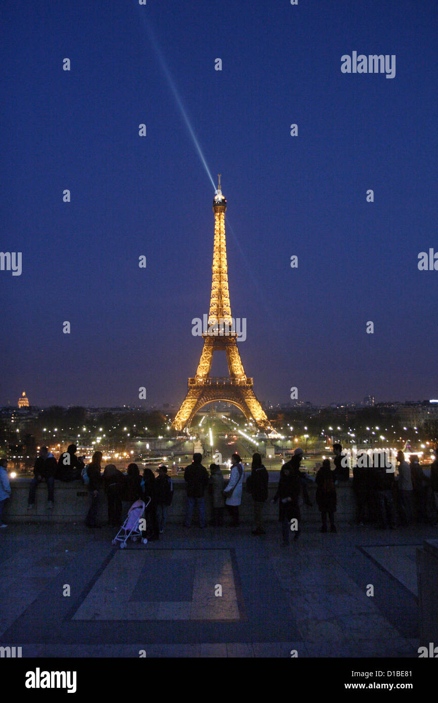 Paris, France, the Eiffel Tower at night Stock Photo - Alamy