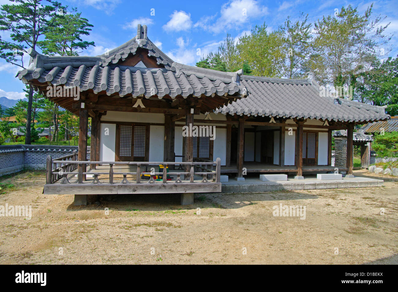 Traditional summer house hi-res stock photography and images - Alamy