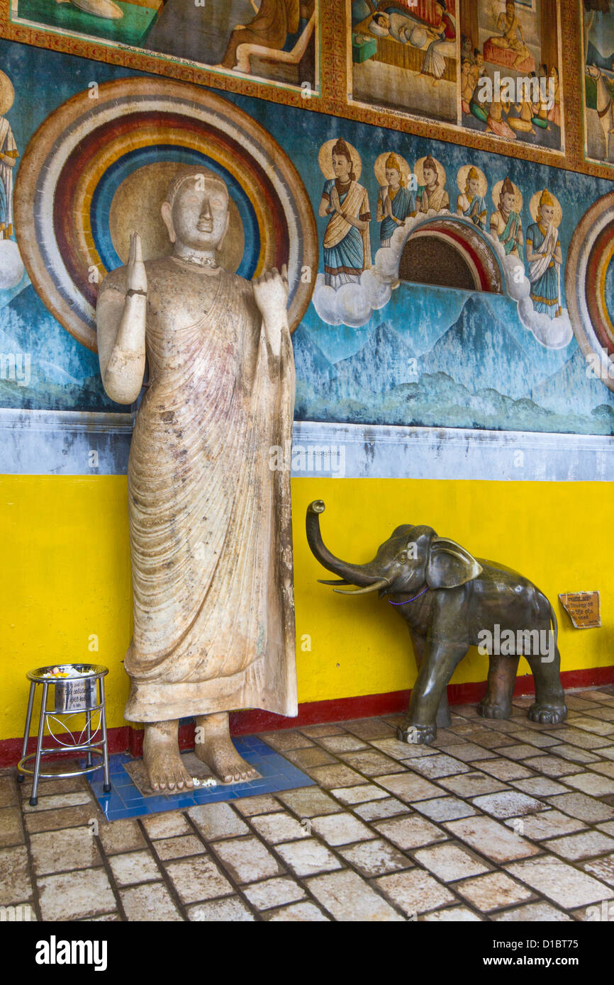 Buddha statues ruvanvalisaya hires stock photography and images Alamy