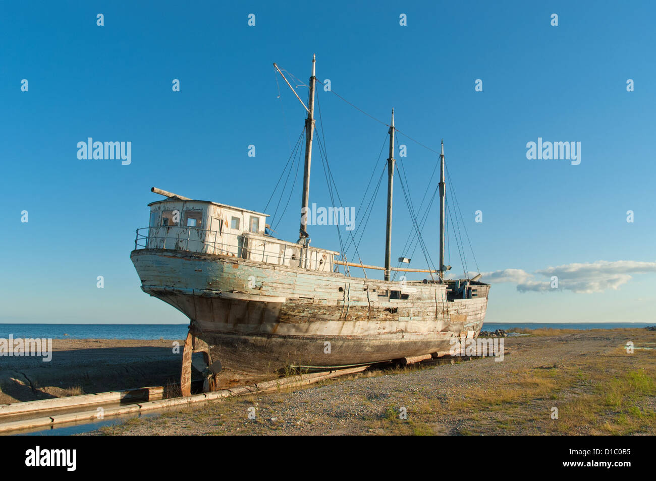 Ruins of an old wooden sailing boat Stock Photo - Alamy