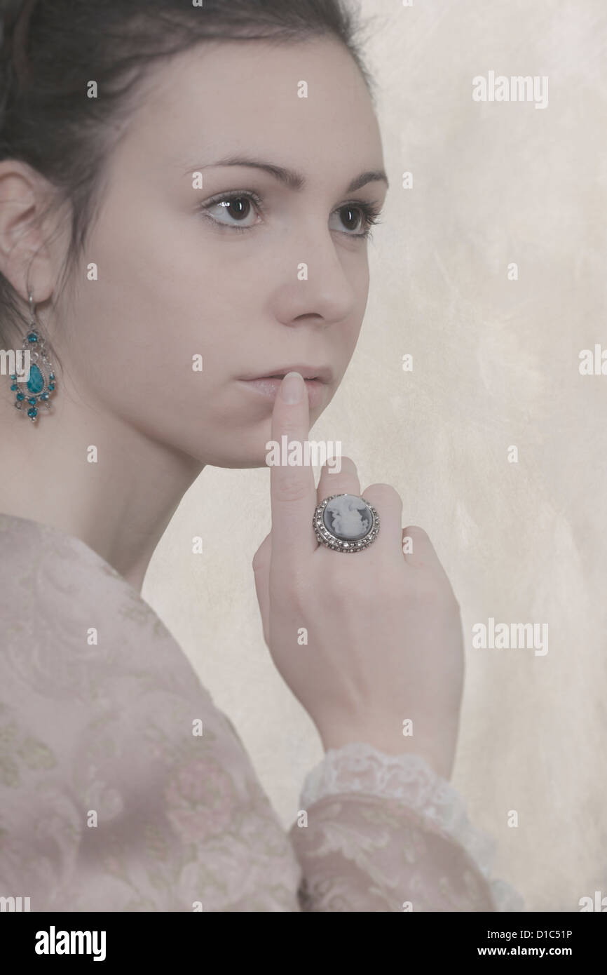 Victorian girl costume hi-res stock photography and images - Alamy