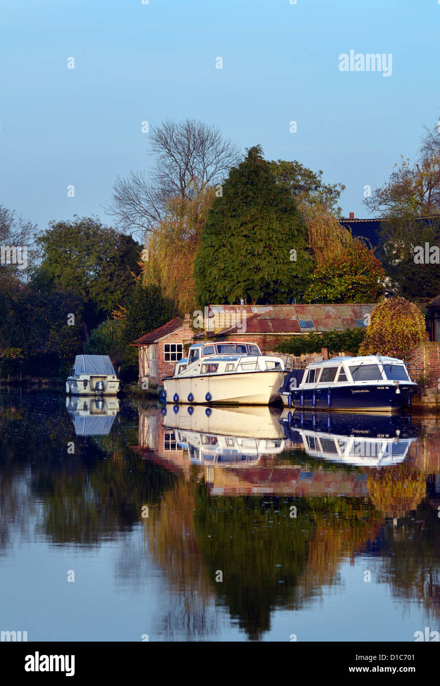 Suffolk and norfolk boundary hi-res stock photography and images - Alamy