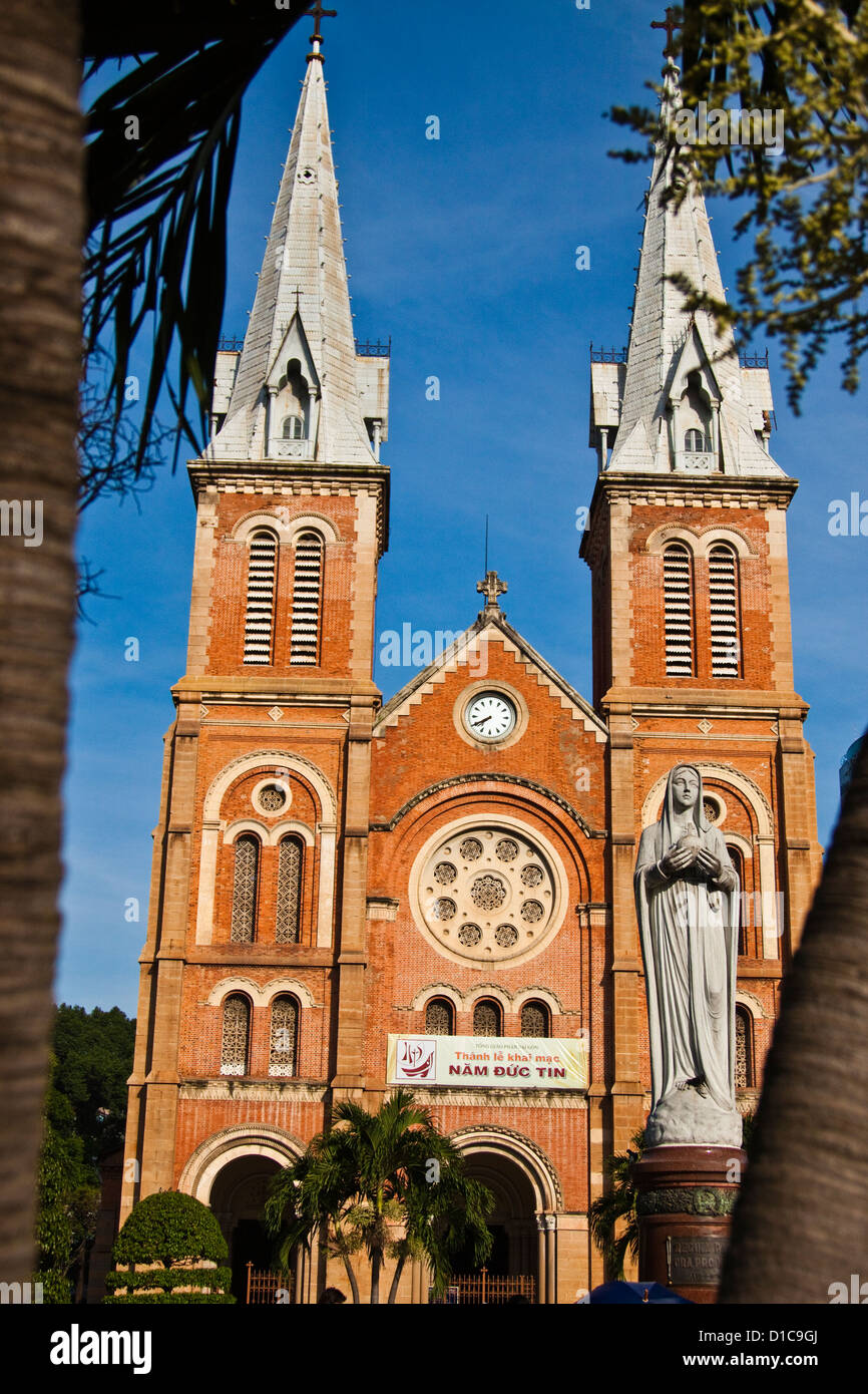 Notre Dame cathedral Saigon Stock Photo - Alamy