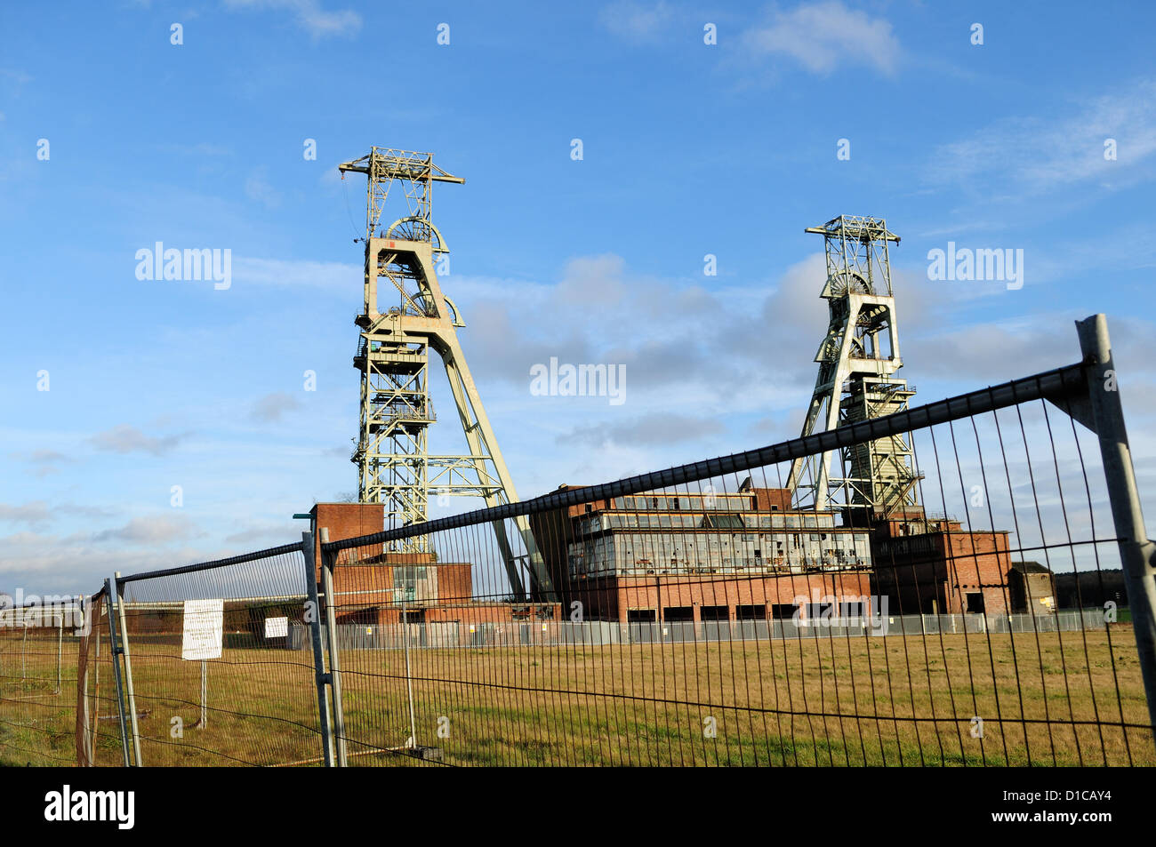 ClipstoneColliery, Notts, UK. 15th December 2012. The colliery which closed in 2003 is wanted for redevelopment ,The 200ft (61m) grade11 listed headstocks are the only part of the old pit that remain (the tallest of thier kind in Europe).MP Mark Spencer (Newark and Sherwood)has joined the growing number of groups who would like them to be demolished. Stock Photo