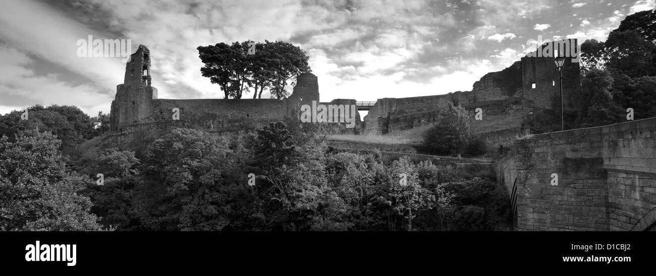 The ruins of Barnard Castle, Barnard Castle town, Upper Teesdale