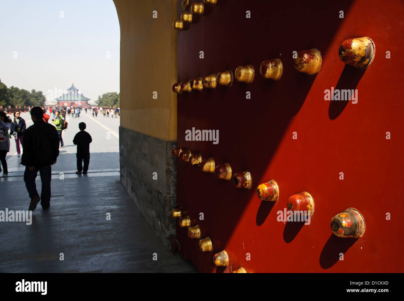 Door detail at the Temple of Heaven complex, Beijing Stock Photo