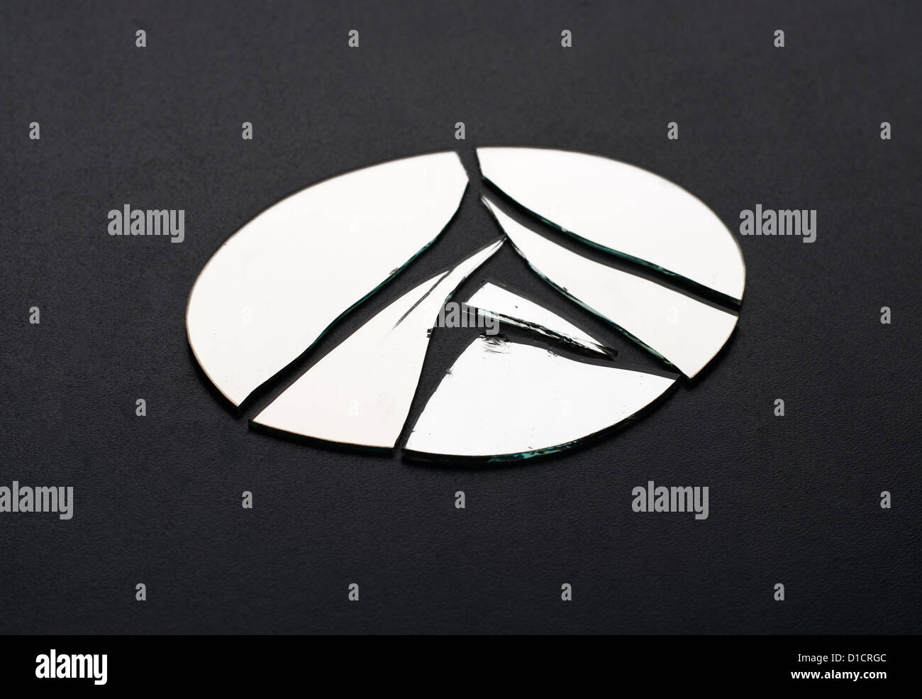 Broken Mirror High Resolution Stock Photography and Images - Alamy