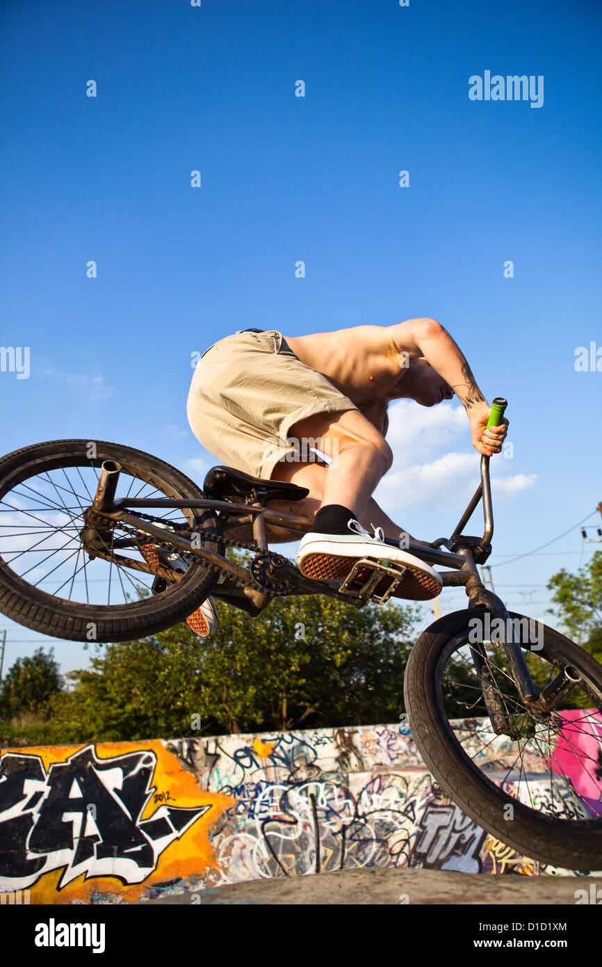 Freestyle bmx blur hi-res stock photography and images - Alamy