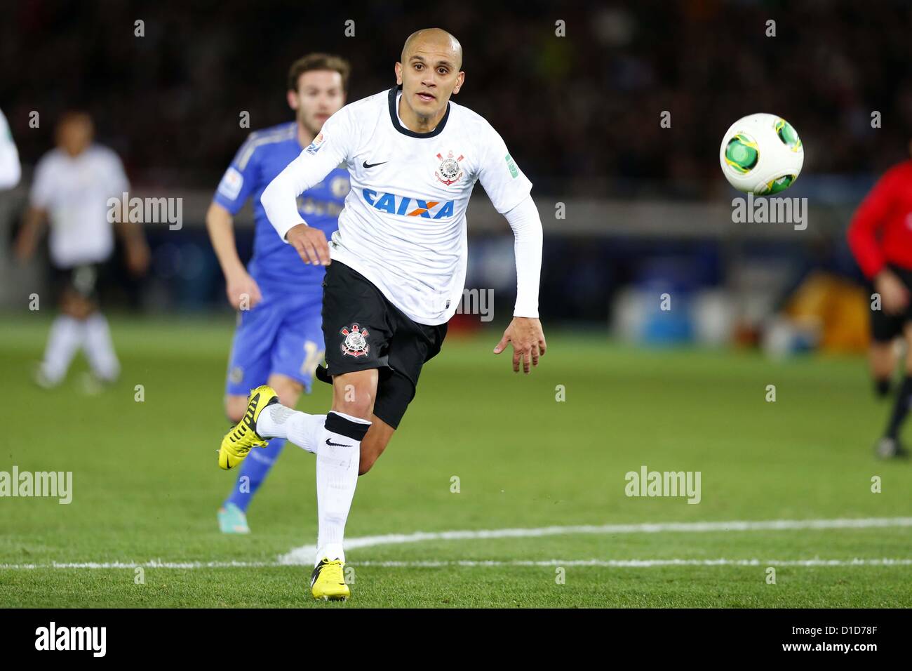 Kanagawa, Japan. 16th December 2012. Fabio Santos (Corinthians), December 16, 2012 - Football / Soccer :  FIFA Club World Cup Japan 2012, Final  match between Corinthians 1-0 Chelsea FC  at Yokohama International Stadium, Kanagawa, Japan.  (Photo by AFLO SPORT) [1156] Stock Photo