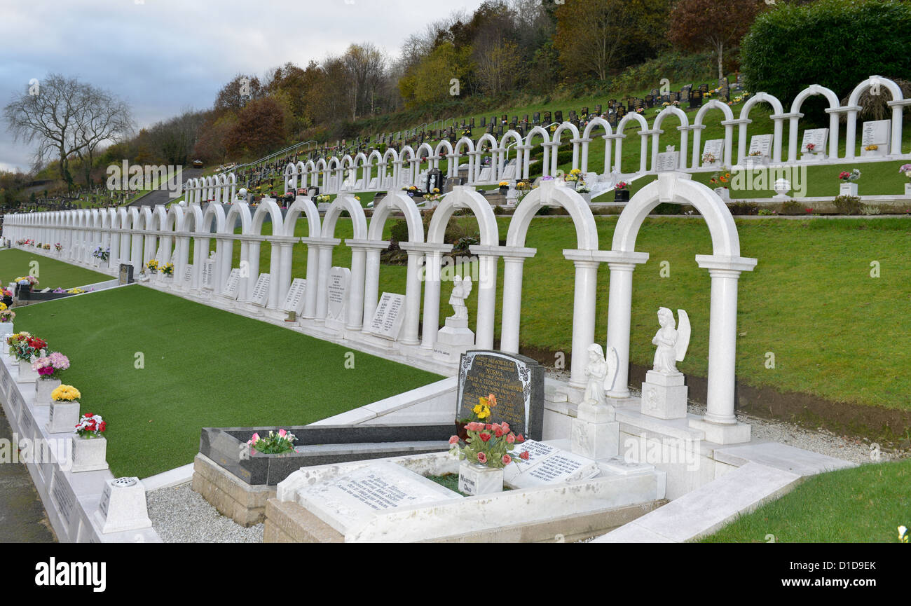 Aberfan memorial to the 116 children and 28 adults who died in the 1966 Aberfan disaster Stock Photo