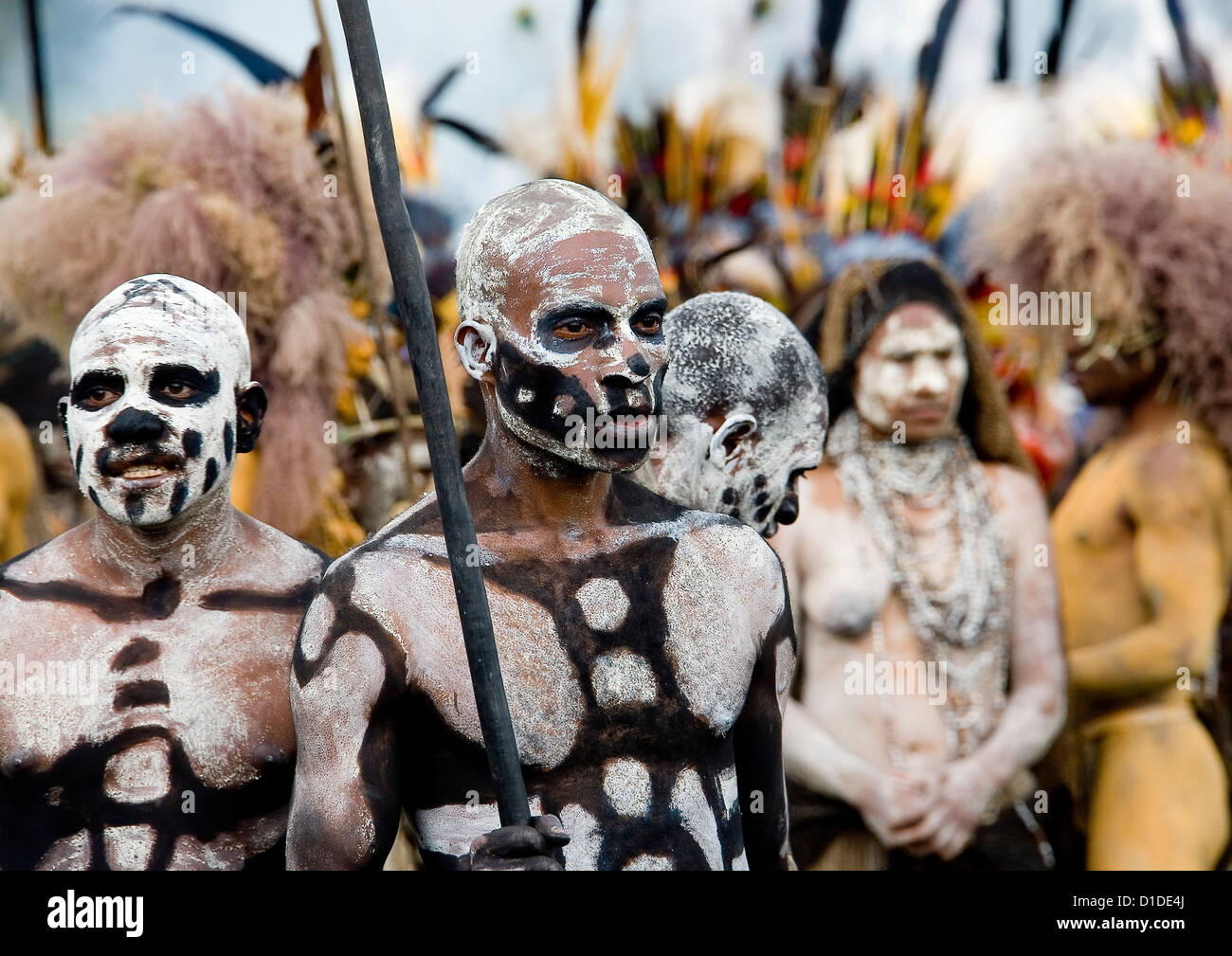 Зулусы 19 век. Род племя народность нация. Социальное неравенство в древнем мире. Появление неравенства и знати. Северный сентинельский остров 2022.