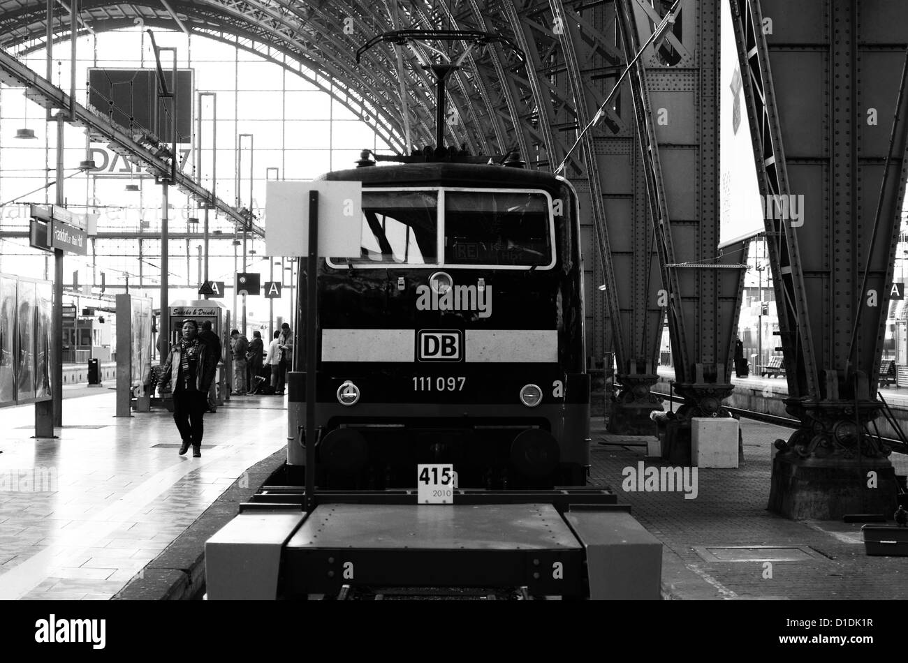 Railway station Frankfurt Stock Photo Alamy