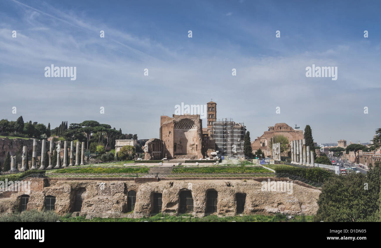 Rome ruins forum romanum hi-res stock photography and images - Alamy