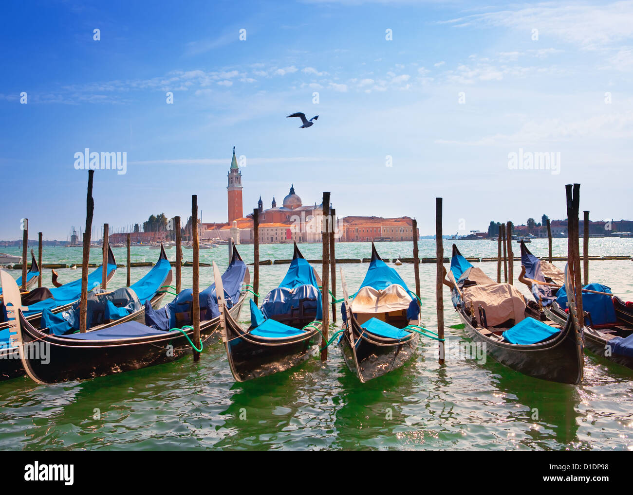 Venice and gondolas hi-res stock photography and images - Alamy