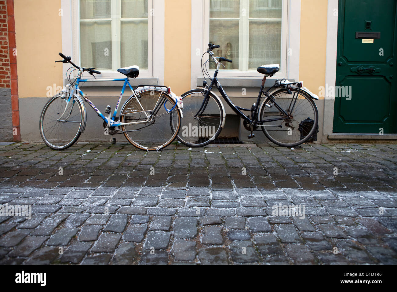 Bike against wall sale