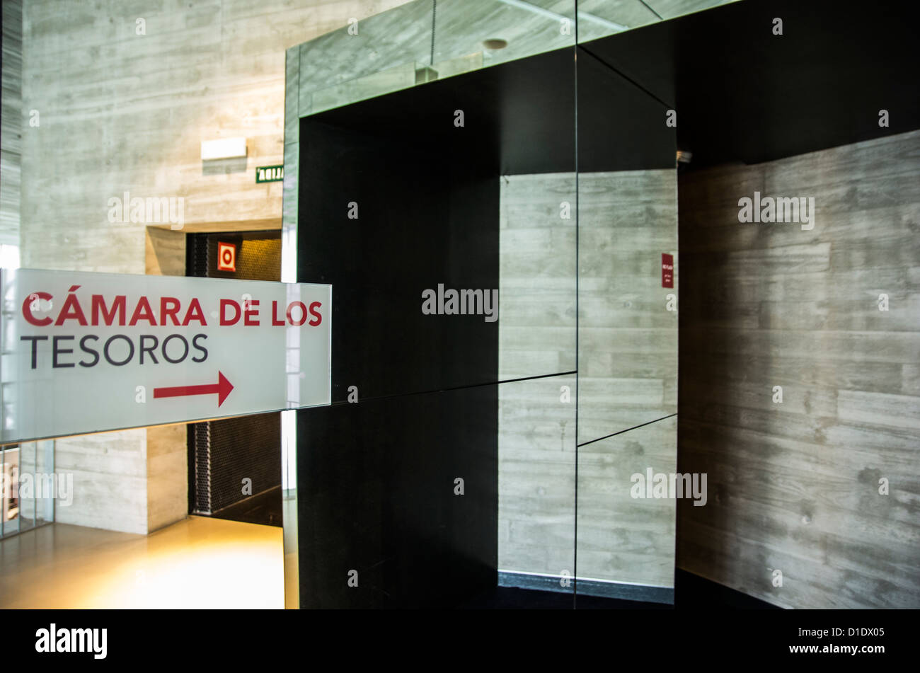 Entrance to the Treasure chamber in Spanish National Museum of Science