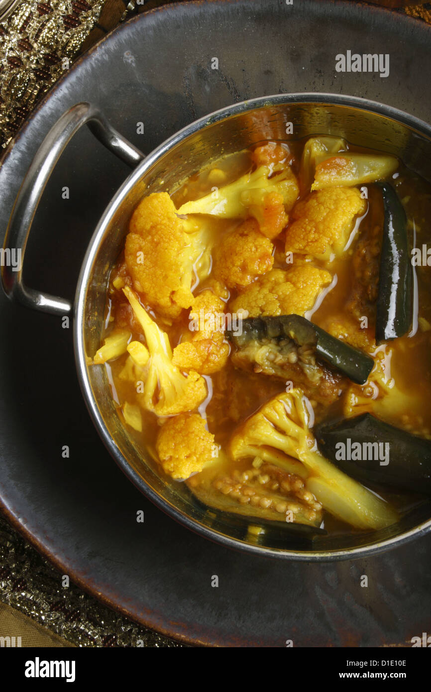 Gujarati Cauliflower Brinjal Curry Stock Photo Alamy