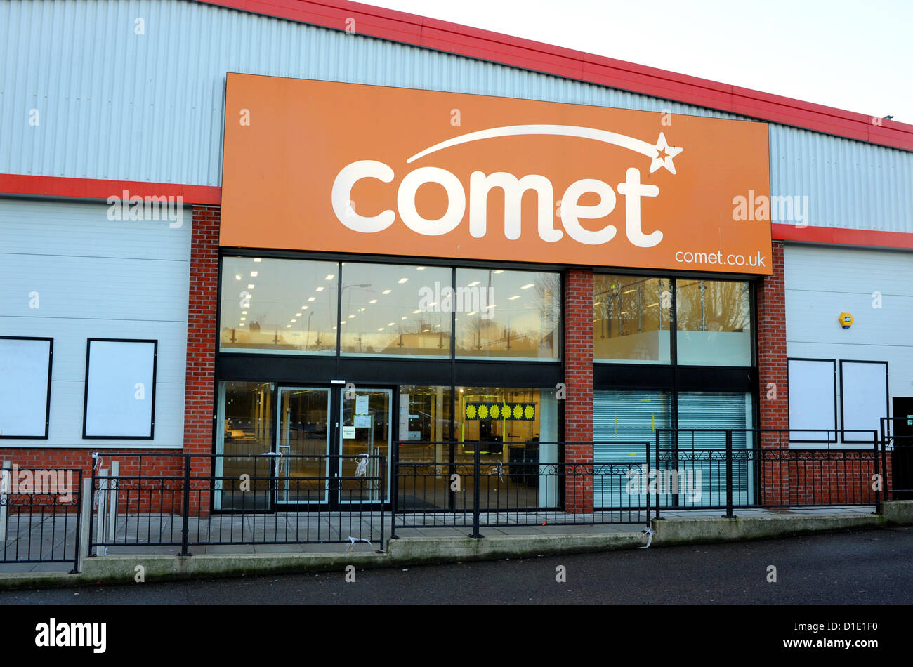 Hove Brighton UK 18 December 2012 - Closed Down the Comet electrical goods store on the Goldstone Retail Park in Hove Brighton Stock Photo