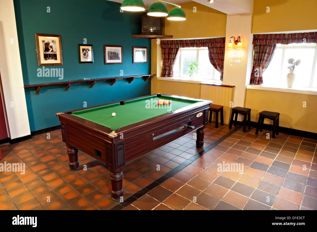 the skylark pub pool table games room Stock Photo Alamy
