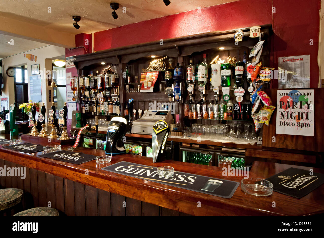 the canon pub bar beer pumps Stock Photo Alamy