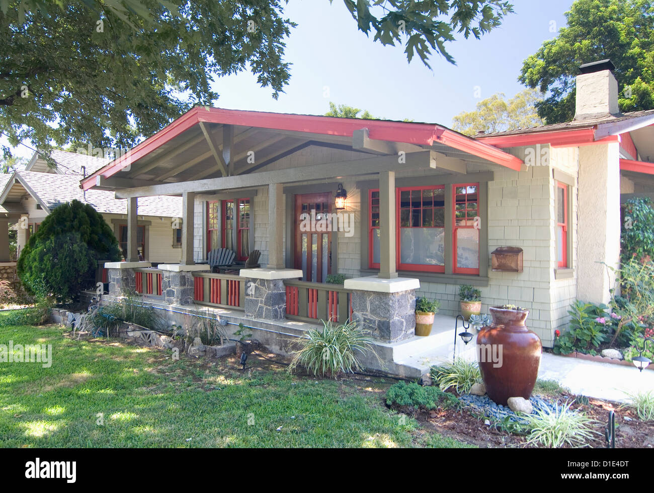 Exterior one story bungalow with red trim; Pasadena; California; USA Stock  Photo - Alamy, image size:1300x979