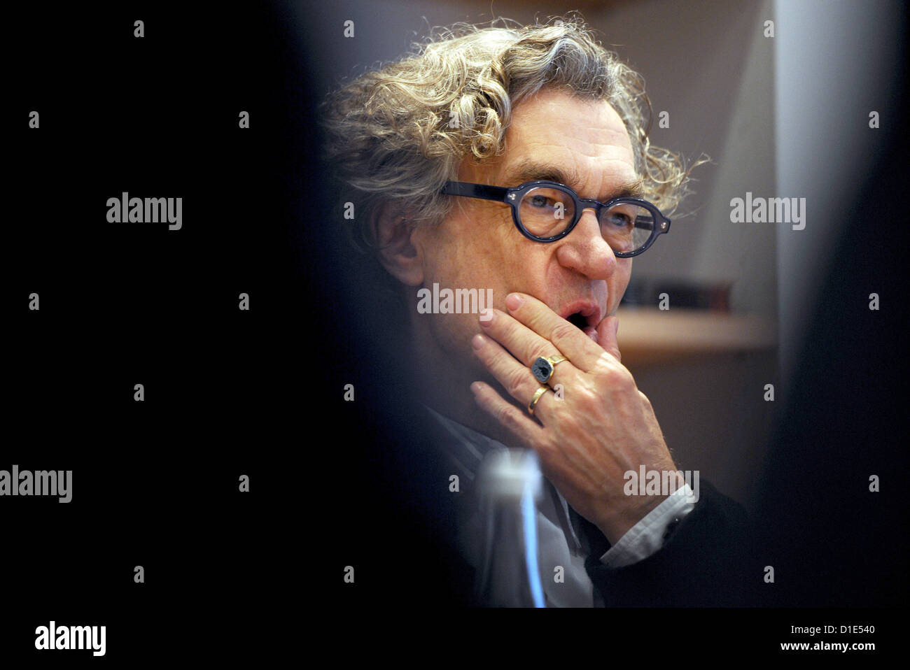 Film director Wim Wenders speaks at the press conference in Duesseldorf, Germany, 14 December 2012. The director introduced his new Wim Wenders Foundation. The foundation should archive and research the complete works of Wenders. Photo: Daniel Naupold Stock Photo