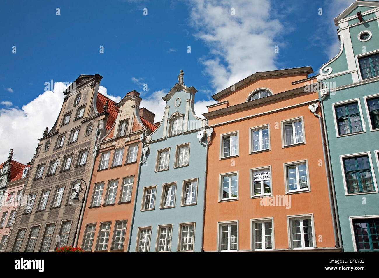 Colourful building facades on Long Market (Dlugi Targ), Gdansk, Pomerania, Poland, Europe Stock Photo