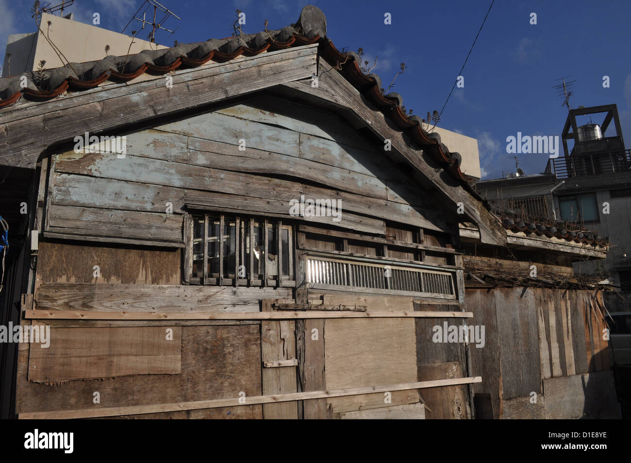 The roof of traditional okinawa houses hires stock photography and images Alamy