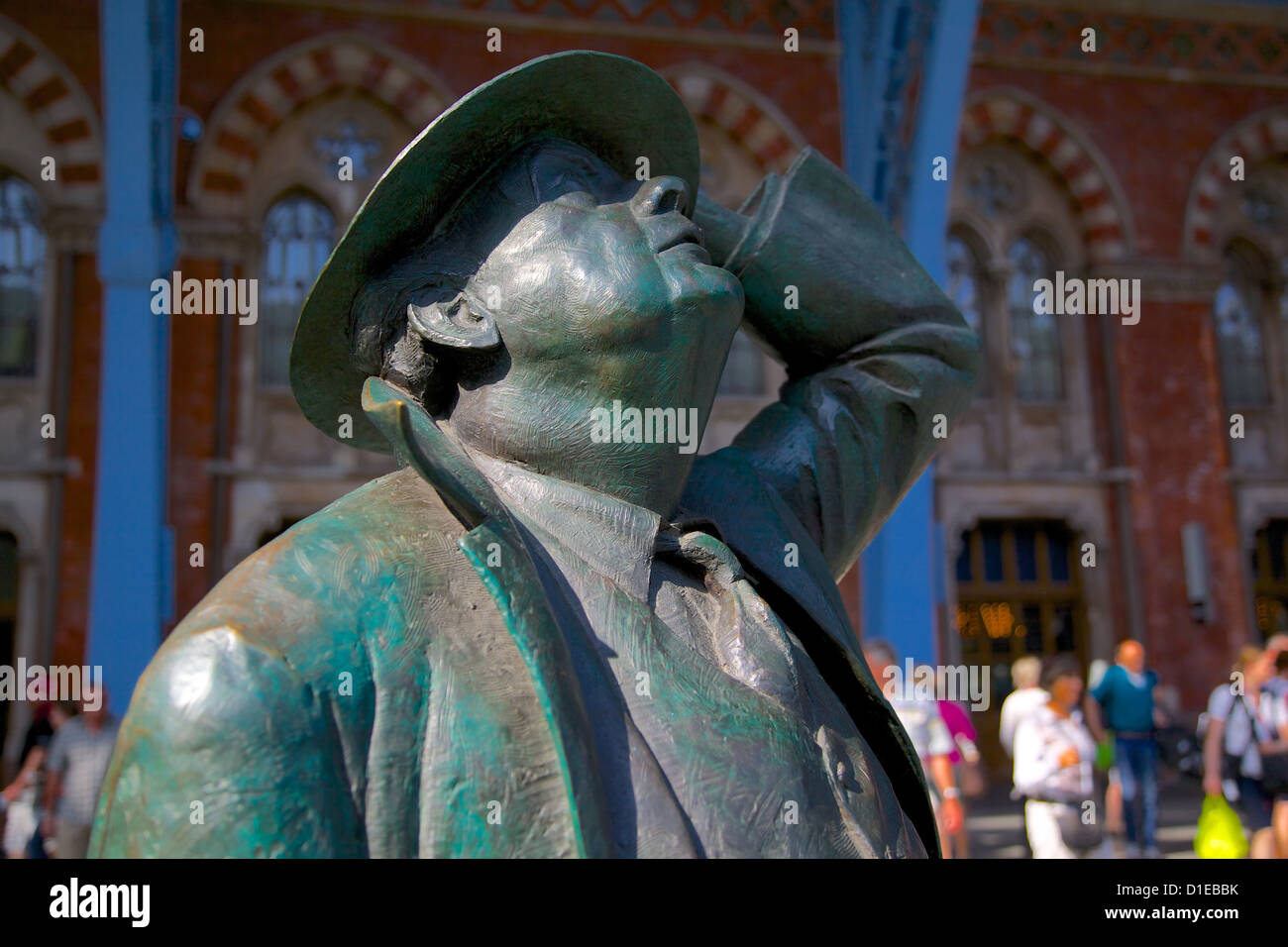 Statue of John Betjeman, St. Pancras International Station, London, England, United Kingdom, Europe Stock Photo