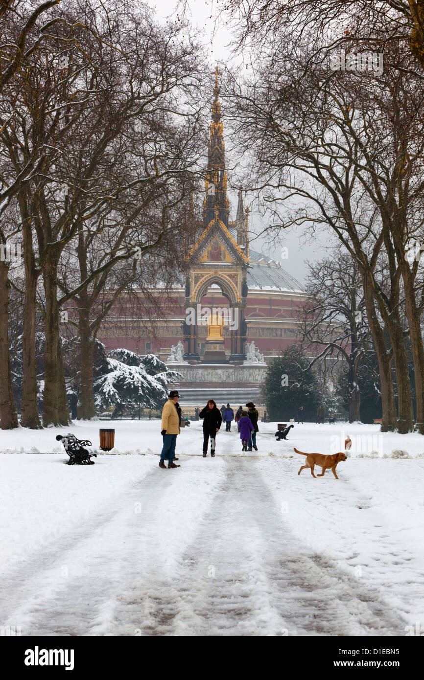 Snow kensington gardens winter hi-res stock photography and images - Alamy