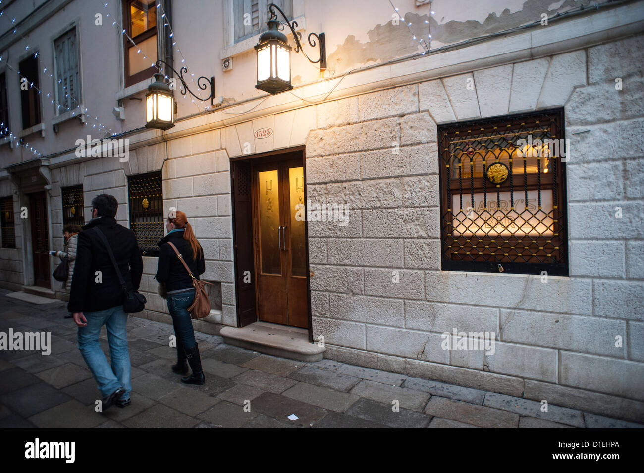 View of the exterior of the Harry's Bar in Venice, Italy Stock Photo ...