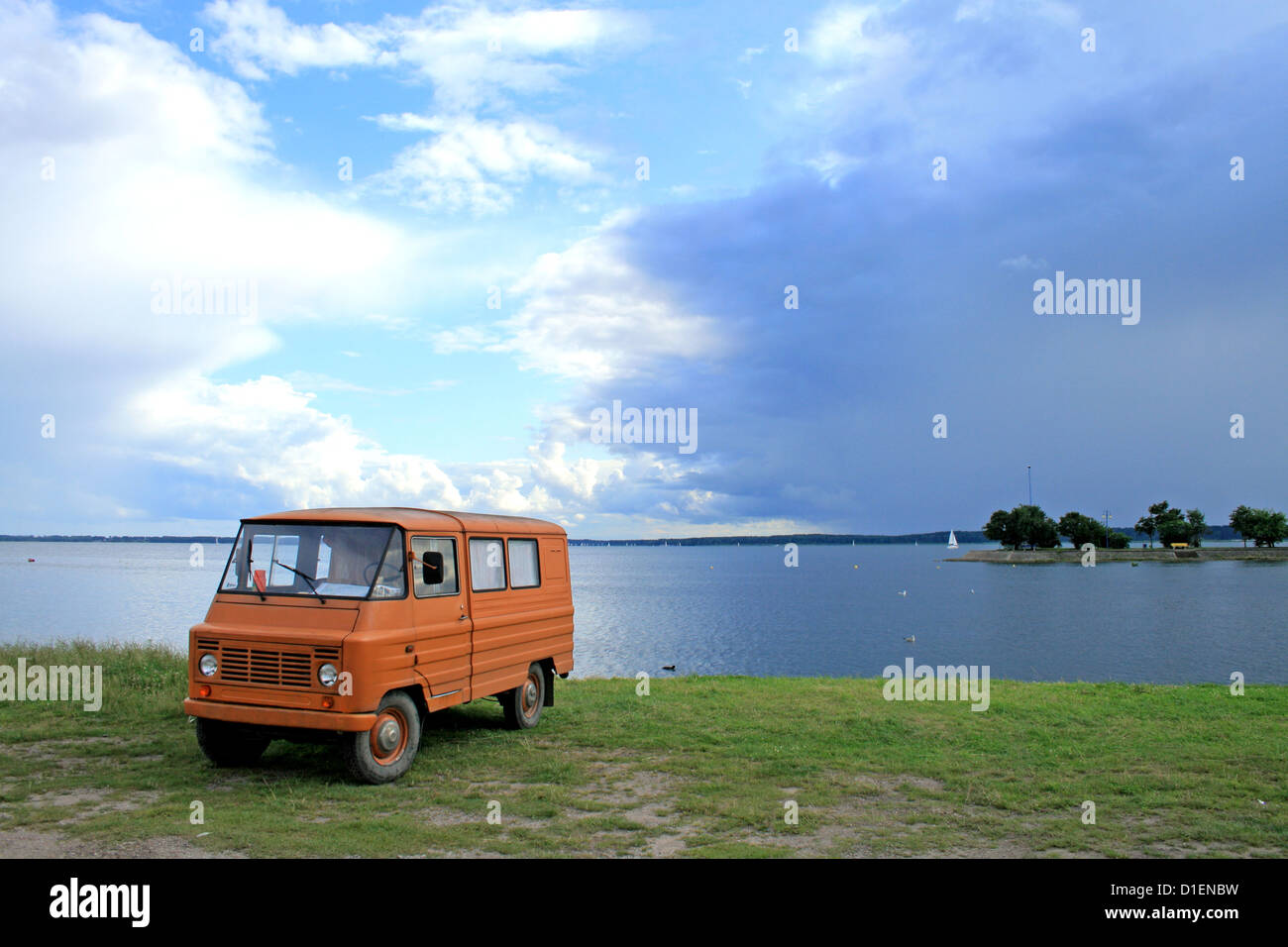 Vintage camper hi-res stock photography and images - Alamy