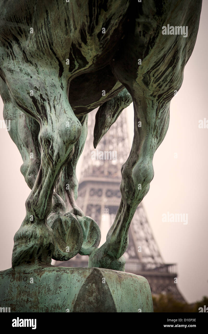 Horse statue paris hires stock photography and images Alamy