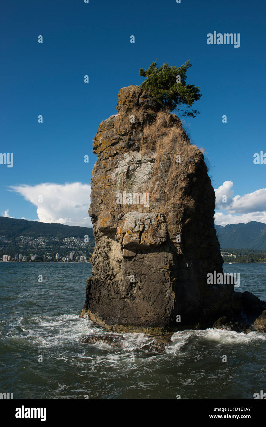 Siwash Rock, the seawall, Stanley Park, Vancouver, British Columbia Canada Stock Photo