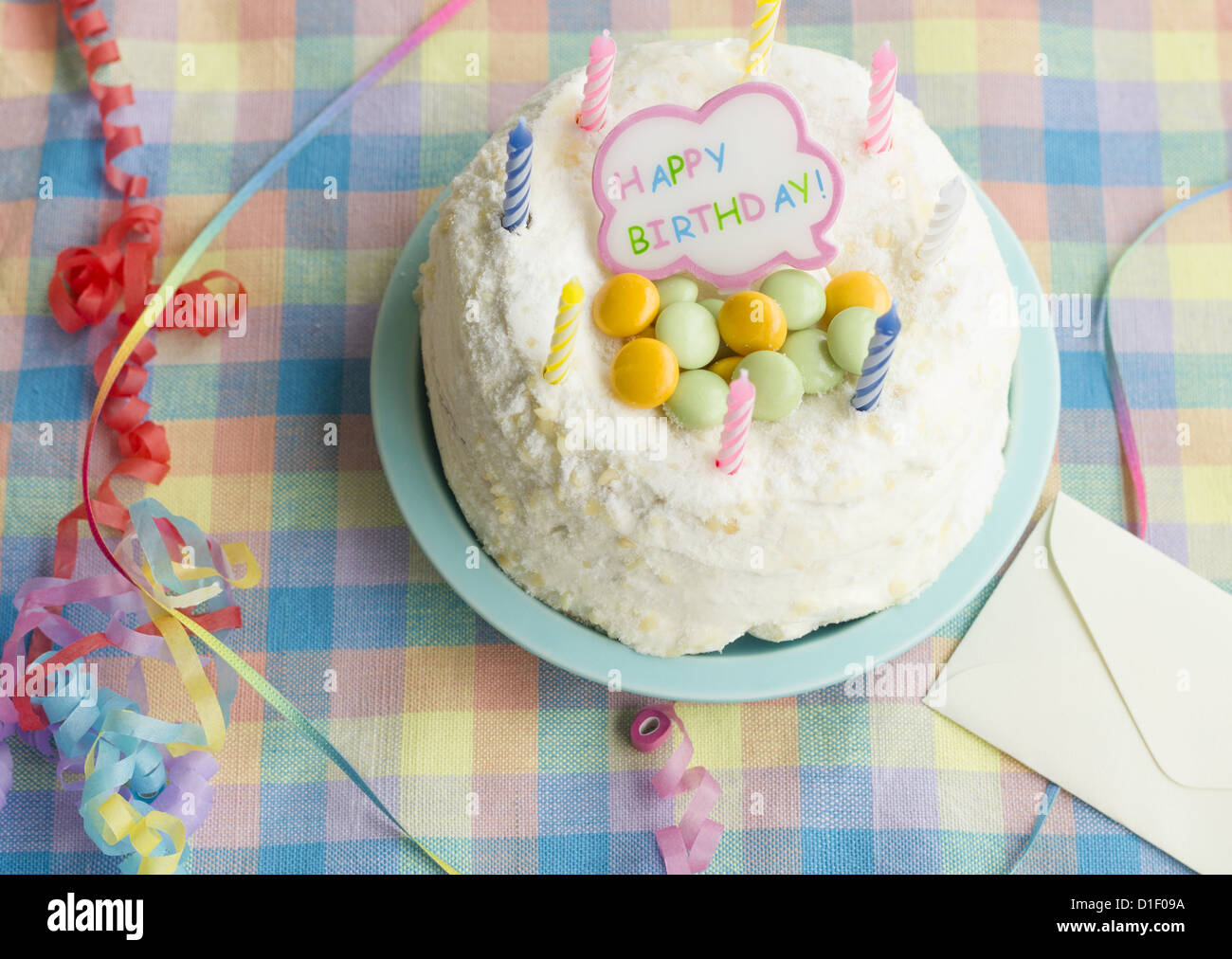 High angle view birthday cake hi-res stock photography and images - Alamy