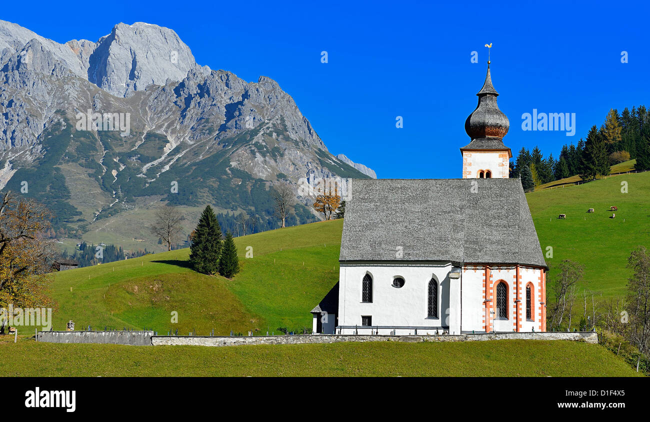 Chapel on alpine meadow, Dienten am Hochkoenig, Tyrol, Austria Stock Photo